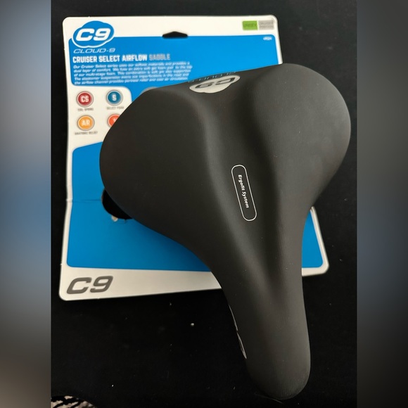 Cloud 9 Cruiser Select Airflow Saddle - Black - Picture 1 of 6